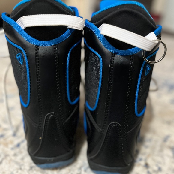 Junior snowboard boots size 20.5/2 - Picture 4 of 5